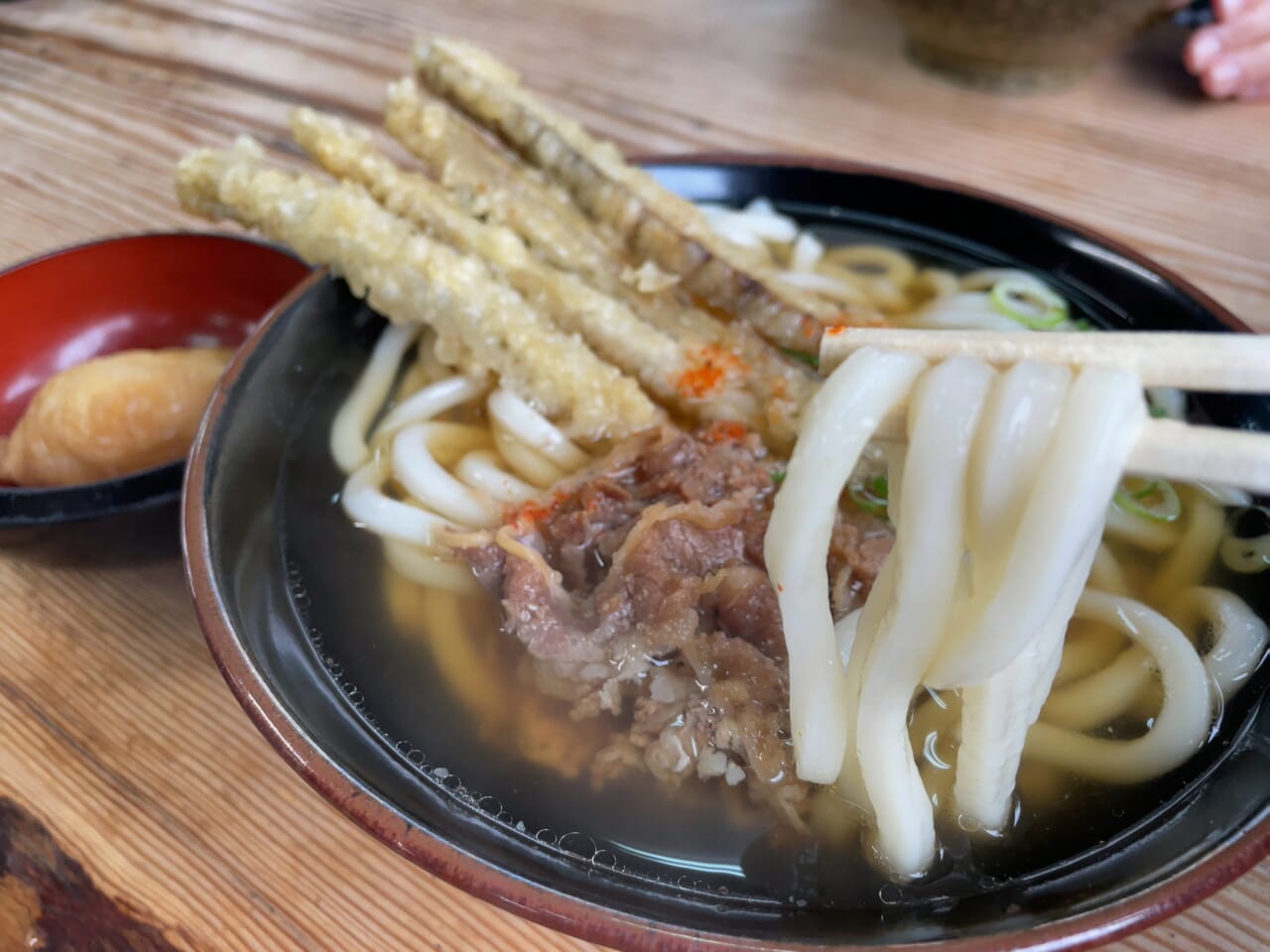 福岡のソウルフード「ごぼう天うどん」に見た、うどんの奥深さ