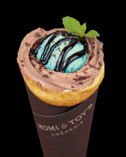MOMI&TOY'S（モミアンドトイズ）は、オリジナルのミントホイップクリームを使用した“チョコミントクレープ”2種類を2024年6月1日（土）から期間限定で販売致します
