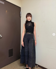 工藤静香、スタイル際立つ大人のブラック衣装で「NHKのど自慢」に出演を報告