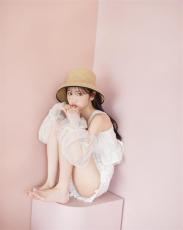 FRUITS ZIPPER・櫻井優衣、白肌のぞく透明感たっぷりショートパンツ姿を公開