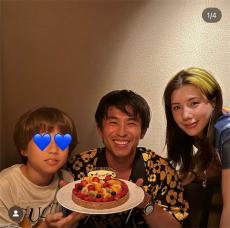 中尾明慶、家族3人でお祝いした誕生日ショットを公開「素敵な憧れ家族です」