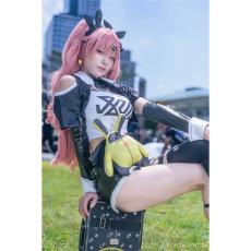 【コスプレ】圧倒的美脚でニコ・デマラを再現「ボディラインが美しく見えるようサイズを調整」