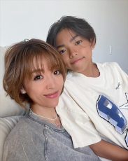 山口達也さん元妻・高沢悠子さん 誕生日に感謝の思い吐露、イケメン息子たちとの近影ショットも