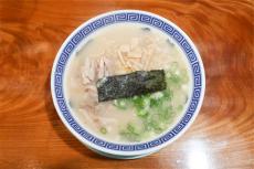 戦前は透明だった？ 九州豚骨ラーメンのスープが白濁したのは偶然の産物だった【ラーメン官僚】