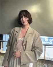 河北麻友子、透けトップス×ジャケットの美麗すぎるコーデ披露「さすがに可愛すぎてる」