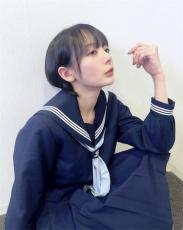 岡田紗佳、番組で披露した“制服”ショットに反響の声集まる「まだまだ現役で通用するね」