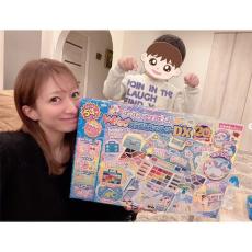 辻希美、ビーズアートを楽しむ仲良し親子ショット公開「あっという間に時間が過ぎちゃう」