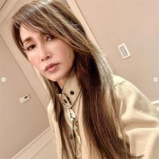 工藤静香、美スタイルが際立つつなぎショットでファン魅了「かっこよくてめっちゃ好き」