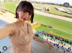 岡田紗佳、役満ボディ際立つレースワンピ姿で競馬トークショー出演「整った綺麗なお顔、美しい」