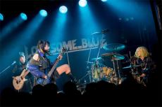 声優の野村麻衣子と広瀬ゆうき、ドラマーMIZUKIのガールズロックバンドLonesome_Blueツアーファイナルに大歓声