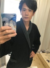  稲垣吾郎のバスローブ姿にファン興奮「思わずドキドキ」 