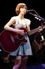  女優・歌手として活躍する大原櫻子が、同世代のファンを前に新曲を披露 