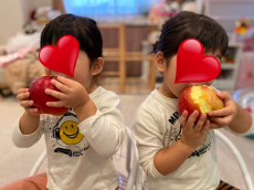 ノンスタ石田、双子の愛娘たちの“リンゴ丸かじりSHOT”
