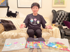 美川憲一、カラフルなデザインのTシャツ姿「かわいい」