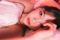 堀未央奈、色気溢れるベッドオフショット「お美しい…」