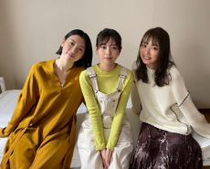 西野七瀬、内田理央＆三吉彩花とベッドでスタンバイ中！