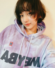 平祐奈、ウェーブヘアアレンジ姿を公開「髪の毛育成中」