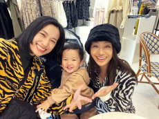 高橋メアリージュン、妹・ユウ＆２歳甥との３ショット