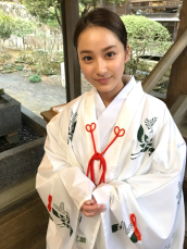 平祐奈、４年前の巫女姿にファン歓喜「何と初々しい！」