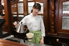 堀未央奈、笑顔でコーヒーを淹れる姿に「かわいい…！」