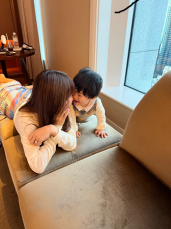 くみっきー、１歳の息子とラブラブ＆鼻キスショット公開