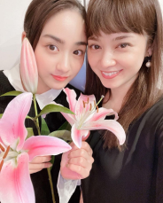 平祐奈、姉・愛梨の38歳BDを祝福＆寄り添う姉妹ショット