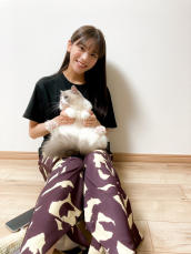 貴島明日香、猫・アデーレちゃんを抱く癒し２ショット