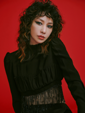 中島美嘉、アコースティックライブツアーの開催が決定！