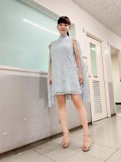 華原朋美、スラッとした二の腕×美脚のミニドレス姿披露