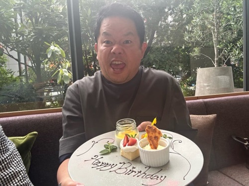 ダイアン津田、48歳BDランチを自ら予約＆変顔ショット｜Infoseekニュース