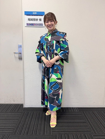 尾崎里紗アナ、まるで“浴衣”に見えるワンピース姿披露｜Infoseekニュース