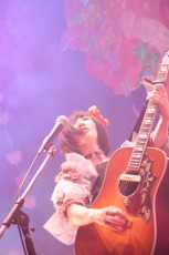  大森靖子、ワンマンライブでメジャーファーストアルバムのリリースを発表 