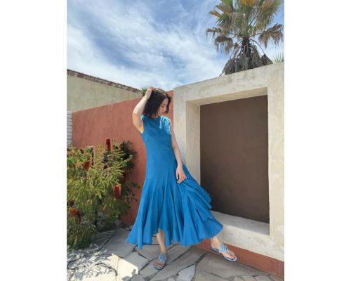 のん、夏らしさ全開の爽やかブルーワンピ姿公開｜Infoseekニュース