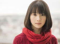  新山詩織、20歳の誕生日にリリースする新曲「隣の行方」の最新ヴィジュアル公開 