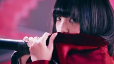  話題の欅坂46から、センター平手友梨奈のソロ曲のミュージックビデオが公開！ 