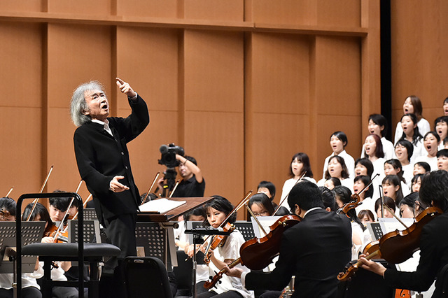 京都から芸術文化を発信する「京都ロームシアター」、小澤征爾が竣工式で記念演奏会