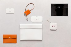 アクネストゥディオズ、メイドインイタリーのレザーコレクション「Small Leather Goods」発売