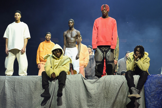 カニエ・ウェスト「YEEZY SEASON 3」、1000人のエキストラをモデルにNYで発表