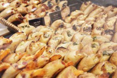 新宿伊勢丹で「フランス展」が開幕！パリ注目の肉職人とパリ随一のパン屋が夢の共演