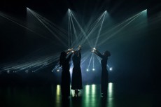 東京ドームシティの新名所AaMoで真鍋大度とMIKIKOが新作ダンスインスタレーション発表