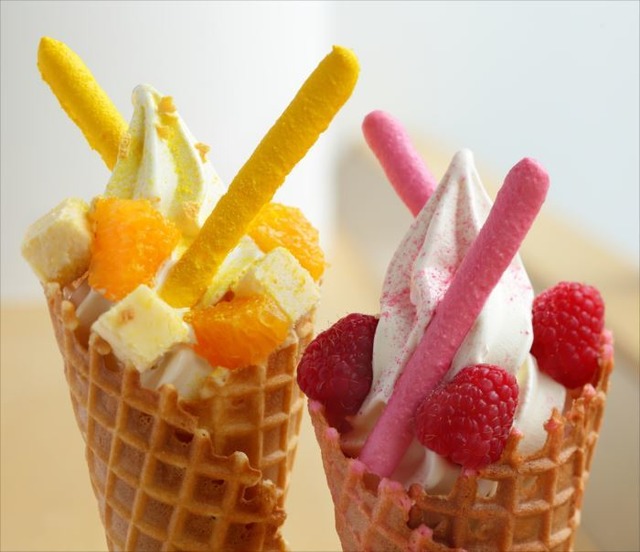 ピエール・エルメ・パリの夏限定ソフトクリームが絶品。「イスパハン」と「サティーヌ」2種のフレーバー