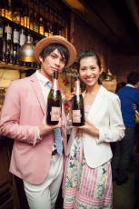桜色のスパークリングワインとお花見楽しむイベント、目黒川でスタート