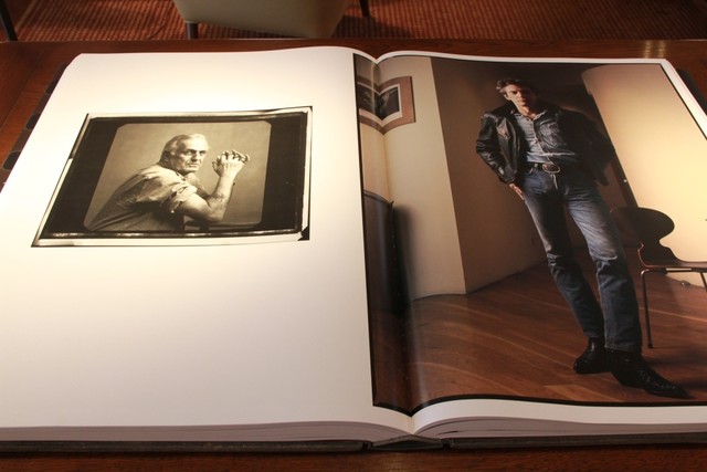 重さ26kg、アニー・リーボヴィッツの超巨大写真集が代官山蔦屋書店で公開