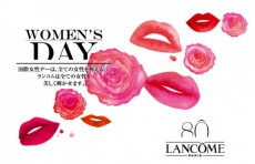 ランコム、バラの花を来店客に贈る。国際女性デーに阪急うめだ本店で