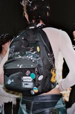 エムエム6 メゾン マルジェラ×イーストパック、リバースをコンセプトにした5型のバッグを発売