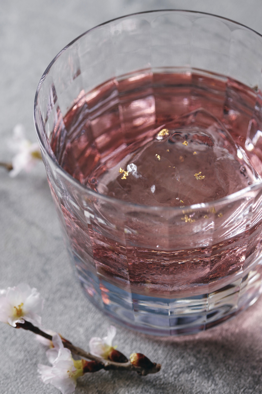 ウェスティンホテル東京のスカイラウンジで春の訪れを感じながら味わう「桜マティーニ」