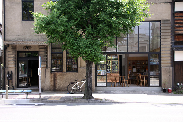 京都・茶筒の老舗 開化堂が表現するカフェとは？伝統工芸に触れるエントランス「Kaikado Cafe」