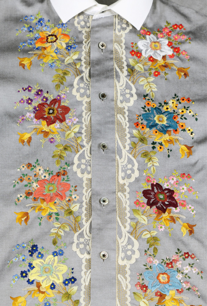 “超絶刺繍”にトキめく、長谷川和希の作品展が神戸ファッション美術館で開催