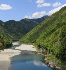 高知にスノーピークのキャンプフィールドがオープン! “日本一の清流”で自然を楽しめる
