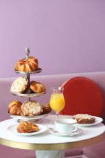 ラデュレ 青山店、パリで人気の朝食メニューがスタート! スクランブルエッグやフレンチトーストも